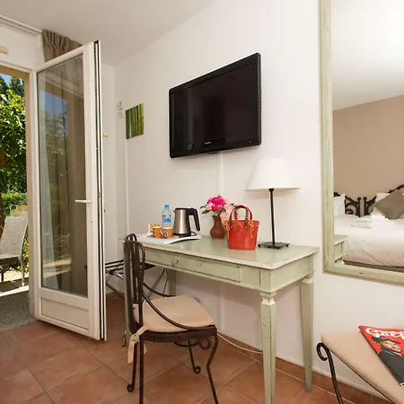 Western Aurelia 3*
